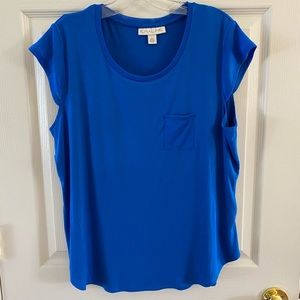 Emaline cap sleeve scoop neck rounded hem stretchy tee size L